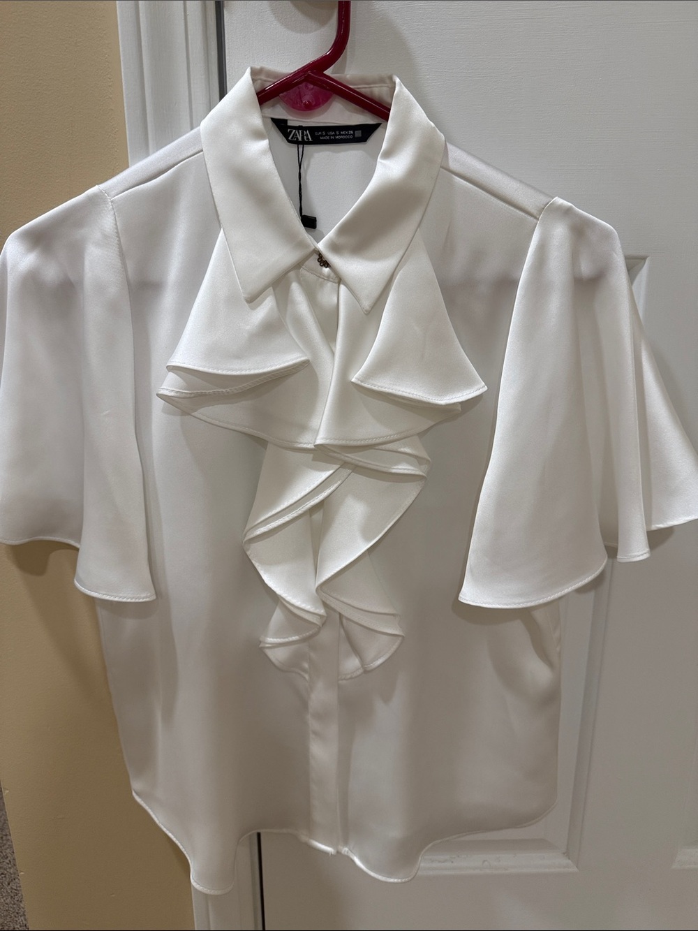 Zara Cream Ruffle Front Short Sleeve Blouse